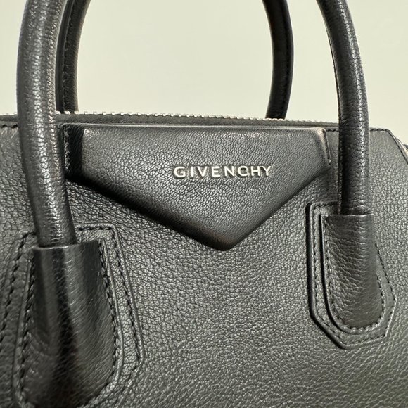 GIVENCHY Black Small Sugar Antigona Bag - Picture 6 of 14